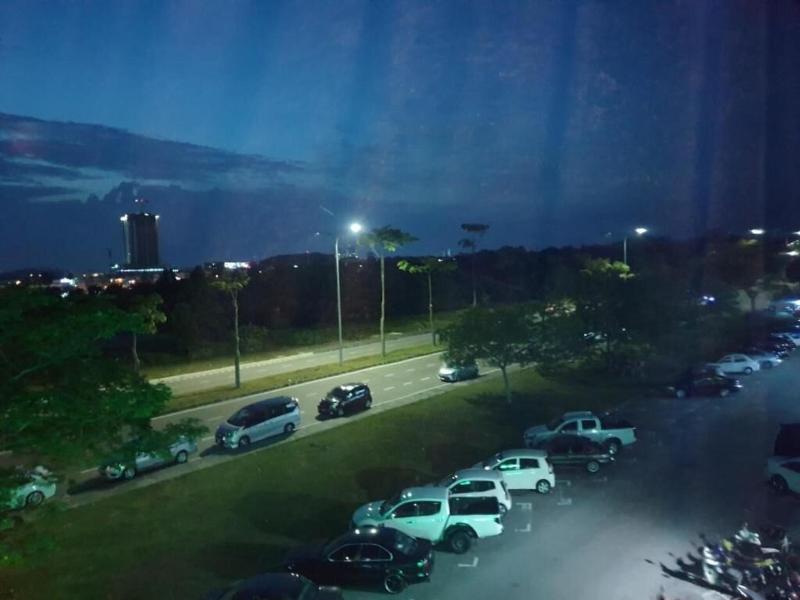 Fully Hotel Desa Tebrau image