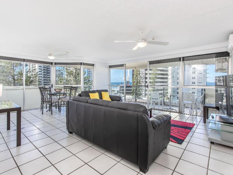 Baronnet Holiday Apartments image