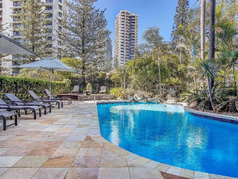 Baronnet Holiday Apartments image