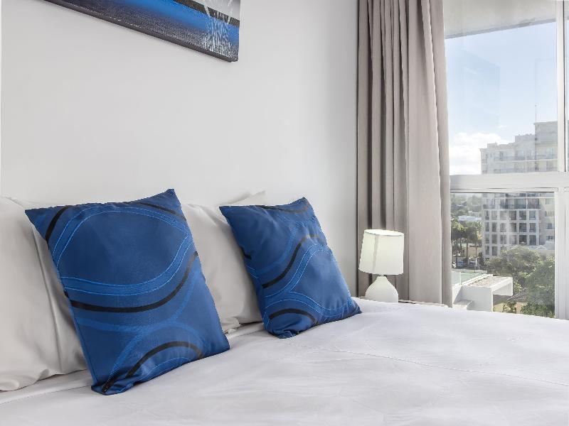 Baronnet Holiday Apartments image