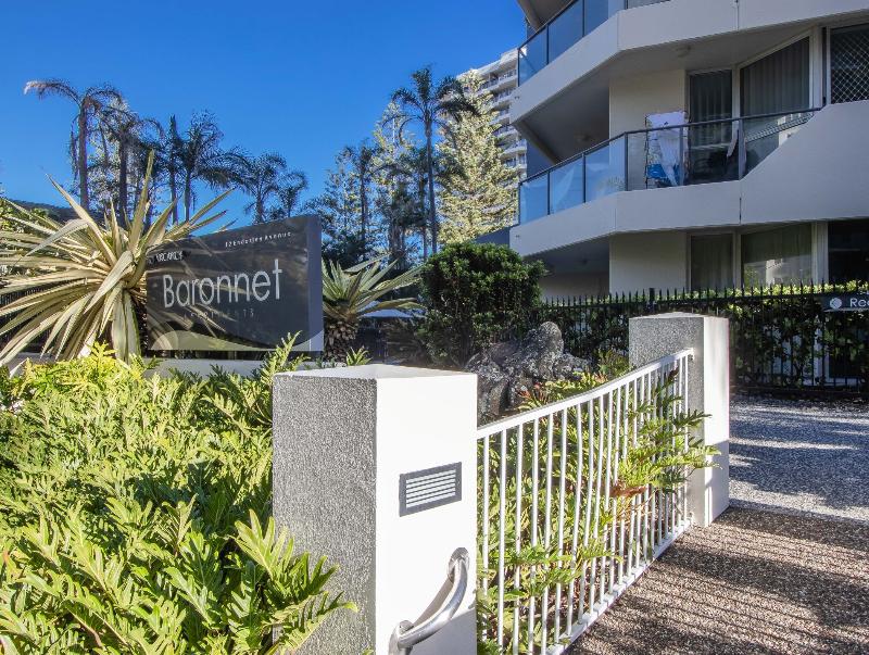 Baronnet Holiday Apartments image