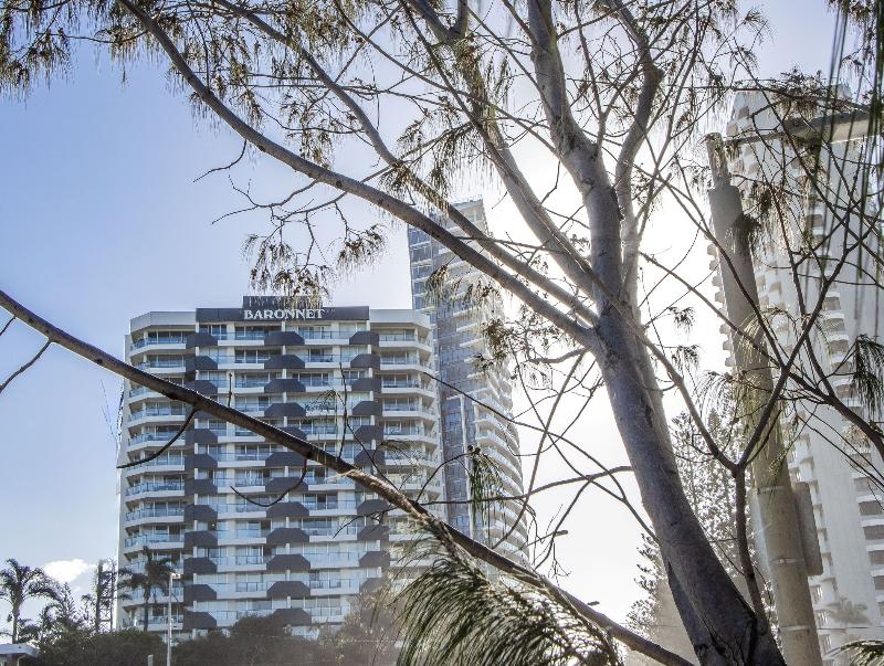 Baronnet Holiday Apartments image