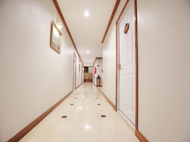 Hua Hin White Villa image