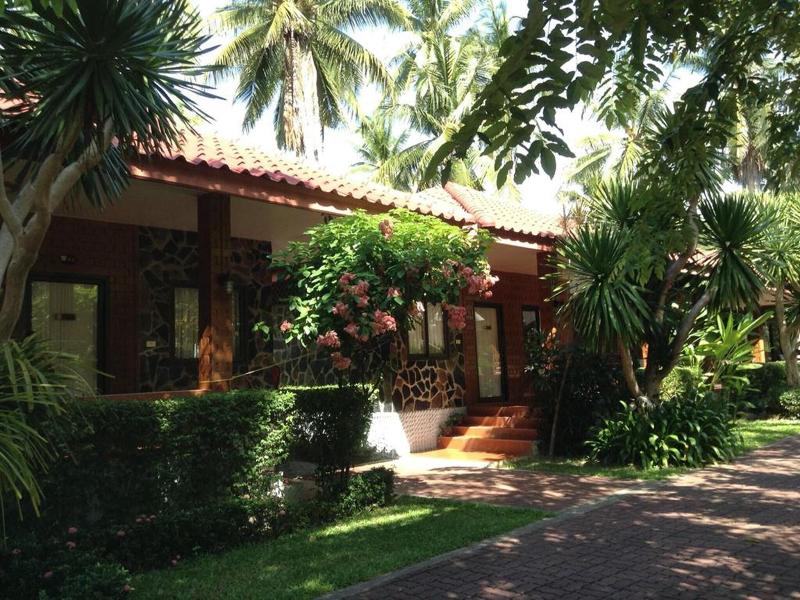 Bankrut Resort image