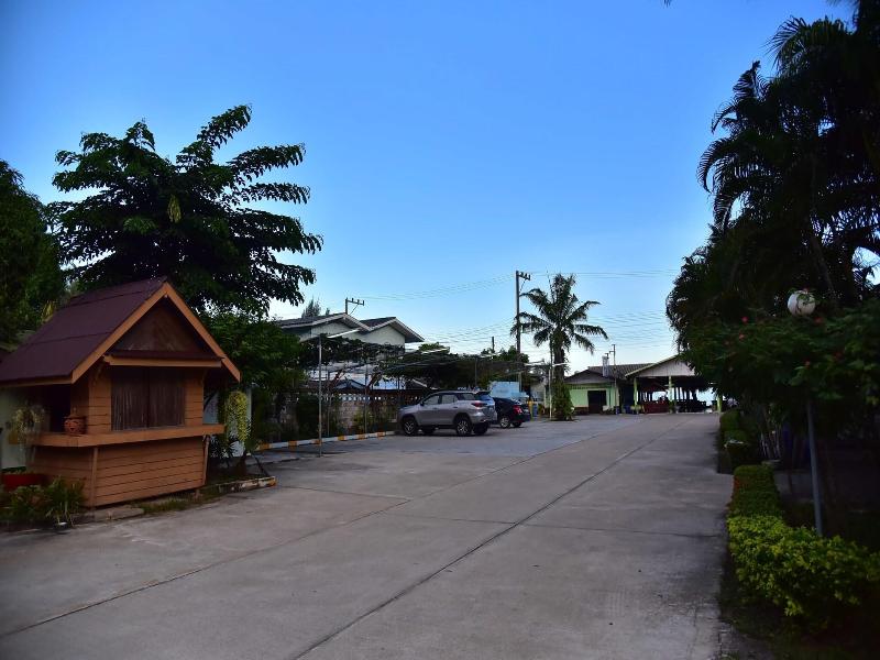 Bankrut Resort image