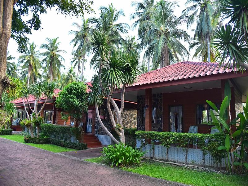 Bankrut Resort image