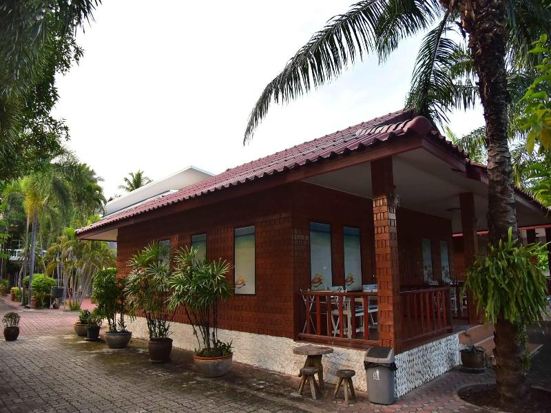 Bankrut Resort image
