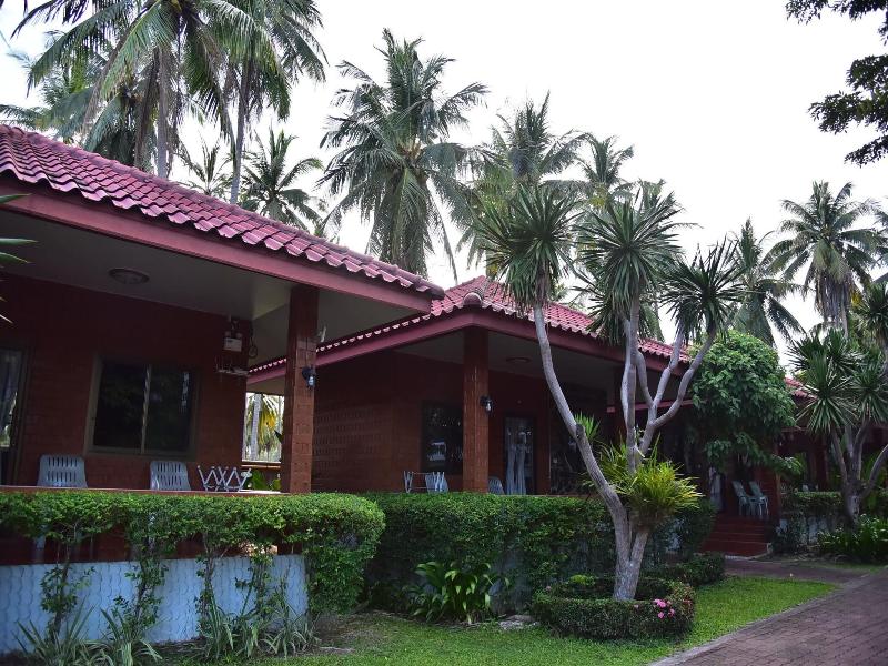 Bankrut Resort image