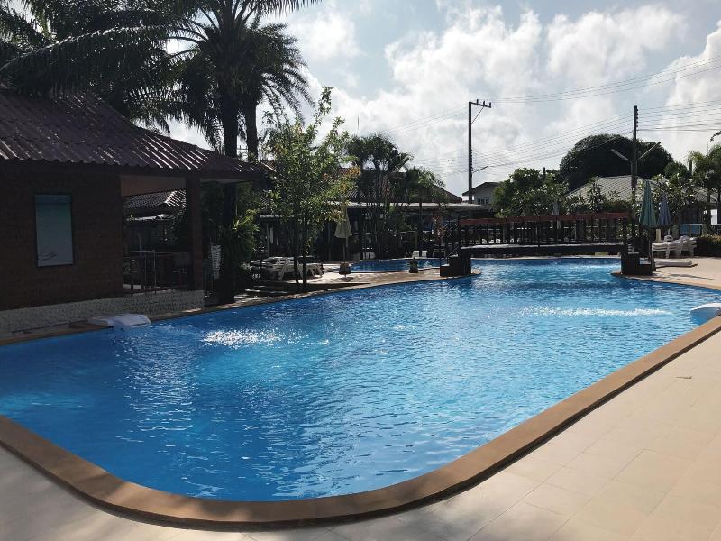 Bankrut Resort image