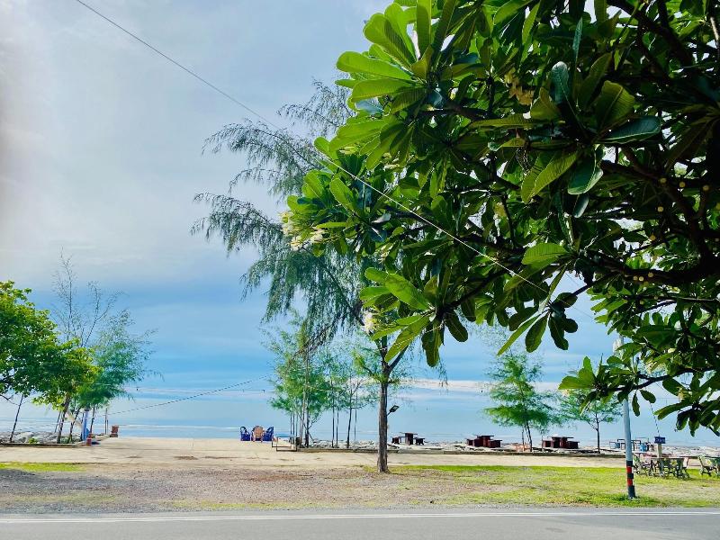 Pranmanee Beach Resort image