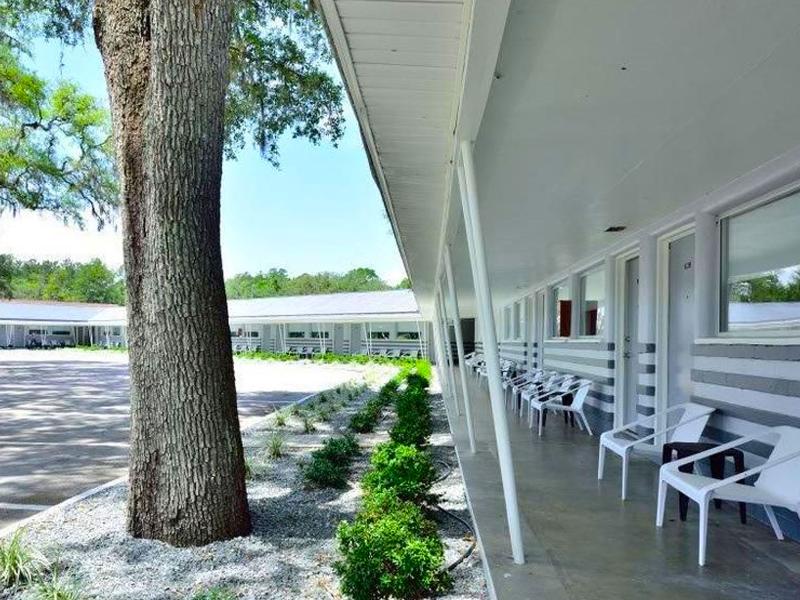 Sun Plaza Motel image