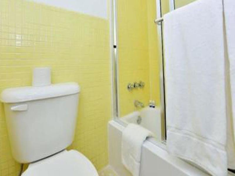 Sun Plaza Motel image