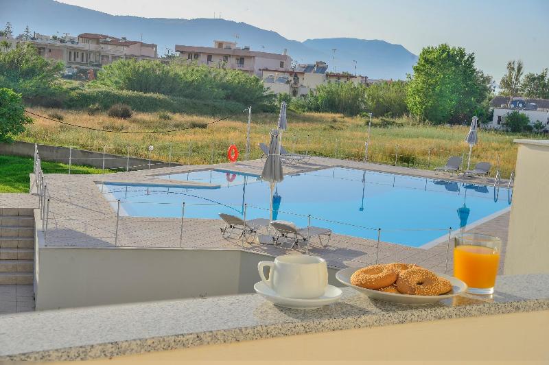 Reina Apartments image
