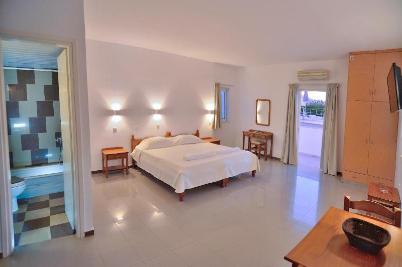 Reina Apartments image