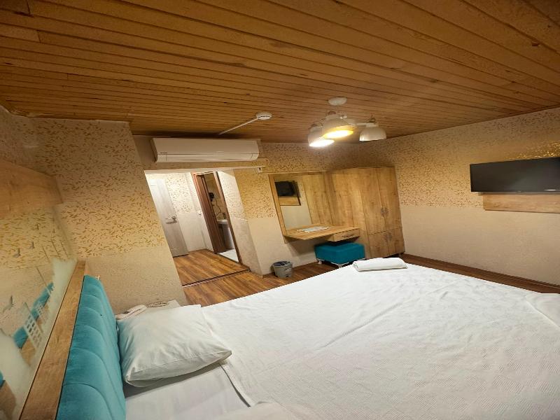 Megaron Hotel image
