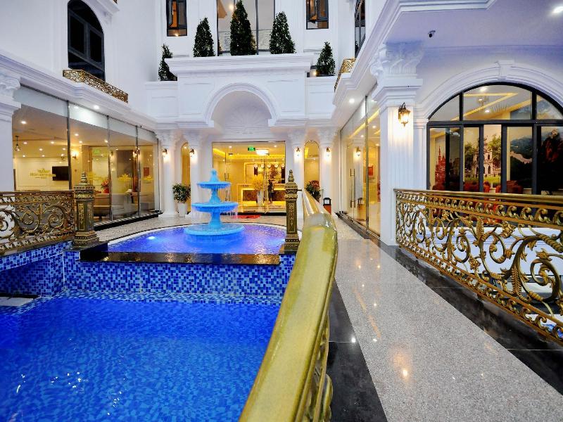 Crown Nguyen Hoang Hotel image