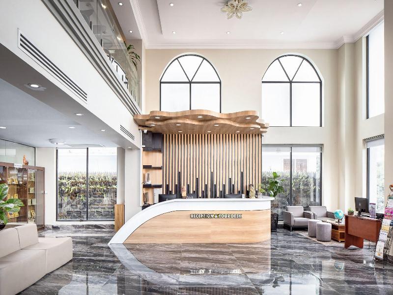Hm Grand Central Hotel image