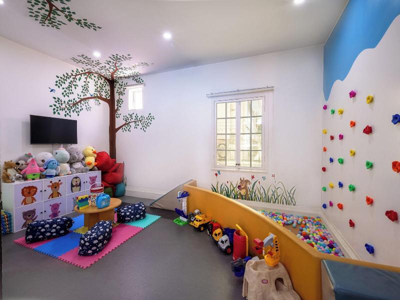 Central Mansions Serviced Apartment image