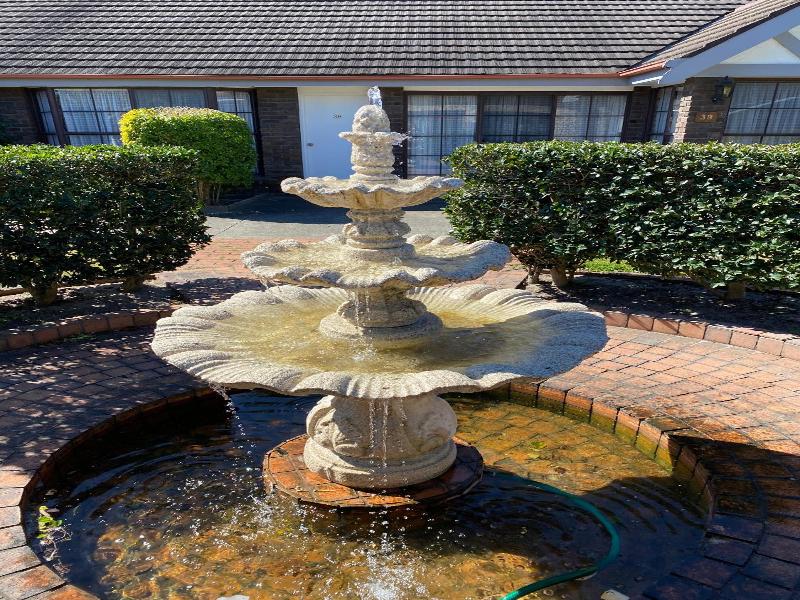 Airport Motel Sir Francis Drake image