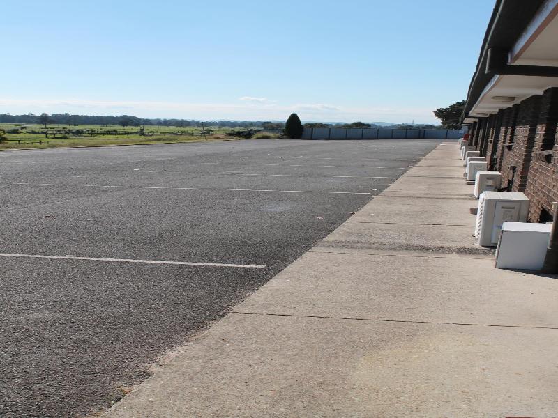 Airport Motel Sir Francis Drake image