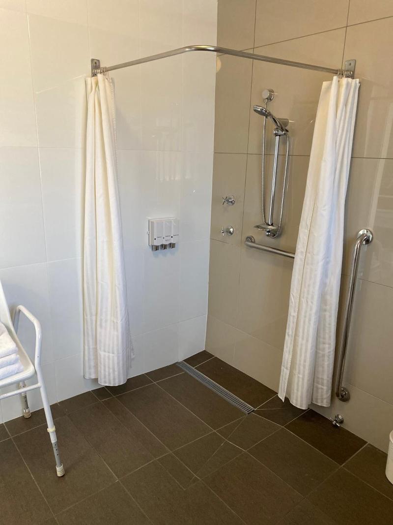 Airport Motel Sir Francis Drake image