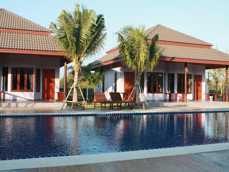 WATERSIDE RESORT image