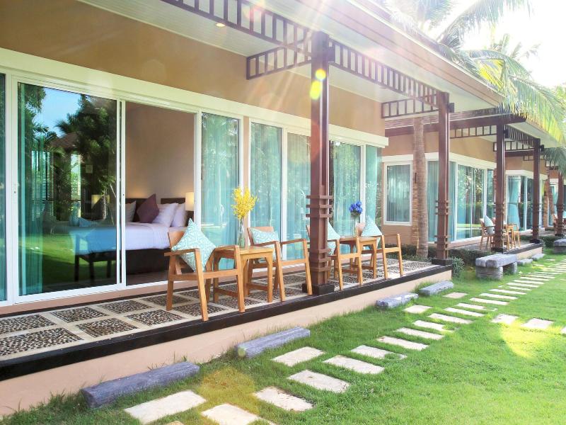 Keang Kluen Talay Resort image