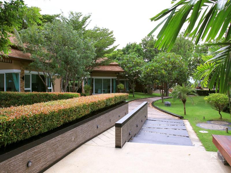 Keang Kluen Talay Resort image