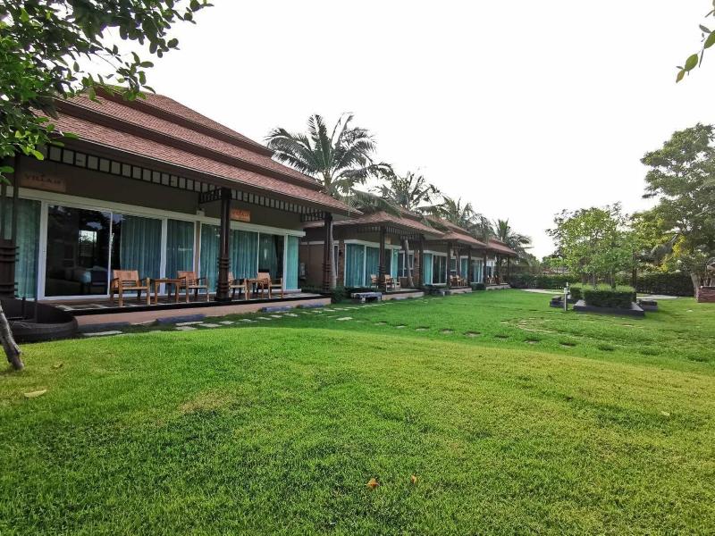 Keang Kluen Talay Resort image
