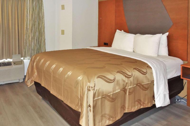 Quality Inn Suites Raleigh North image