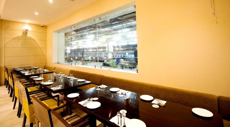 Hotel Le Roi Raipur image