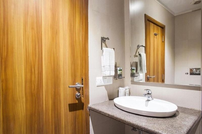 Hotel Le Roi Raipur image