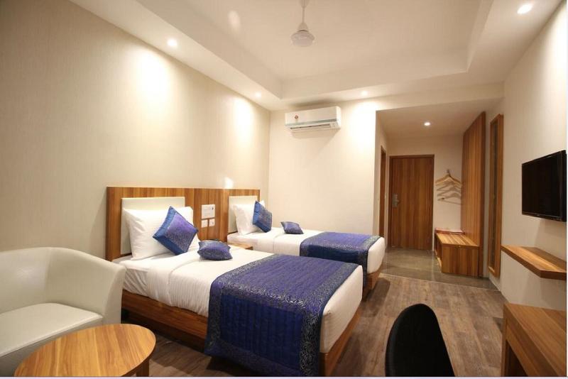 Hotel Le Roi Raipur image