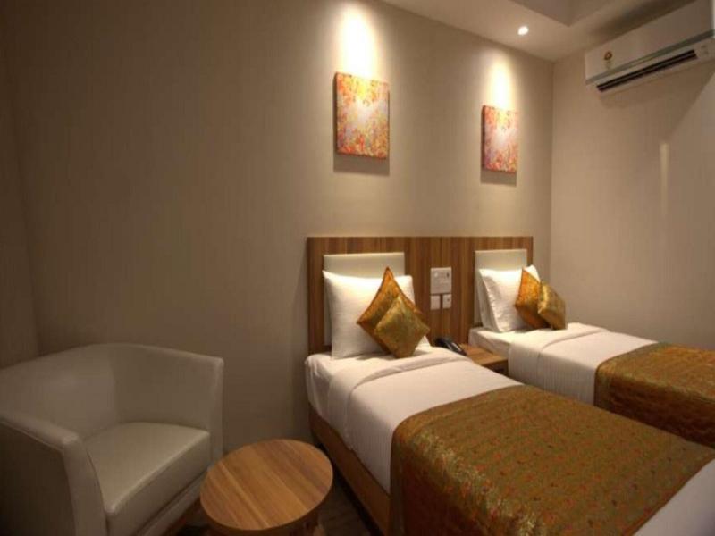 Hotel Le Roi Raipur image