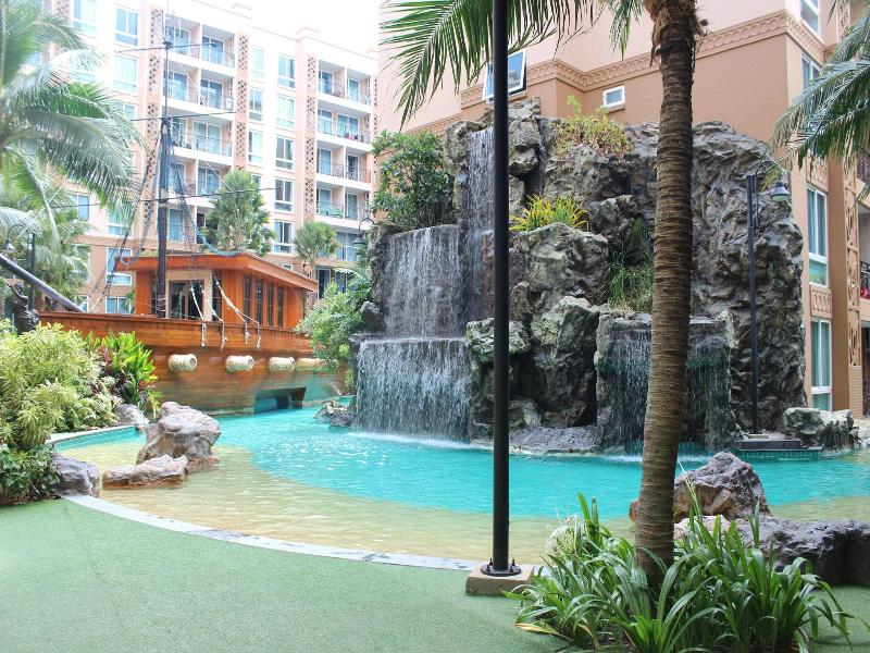 Atlantis Condo Resort  Pattaya  EVT image