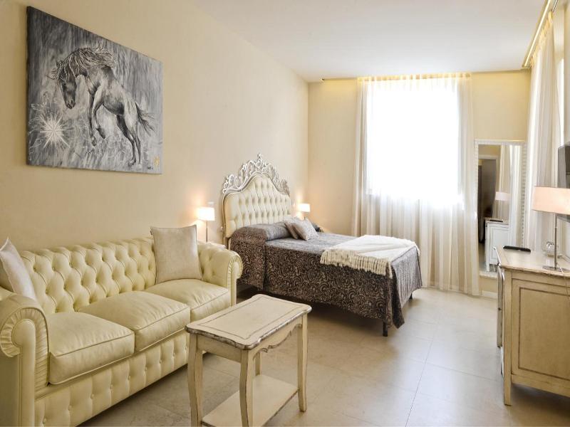 Villa Del Sole image