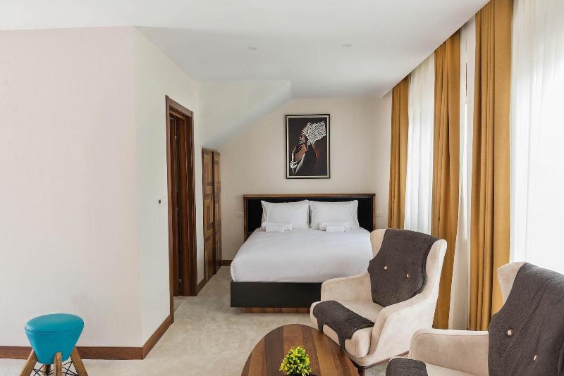 Waikiki Apartments image