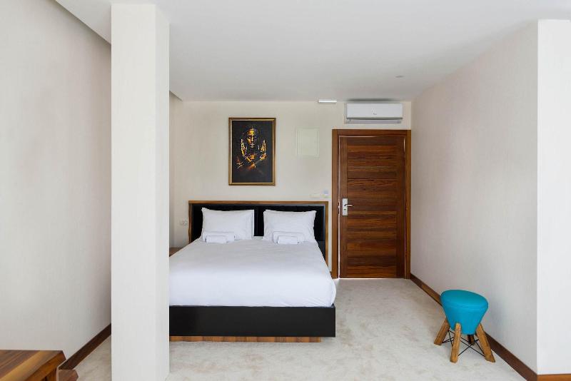 Waikiki Apartments image