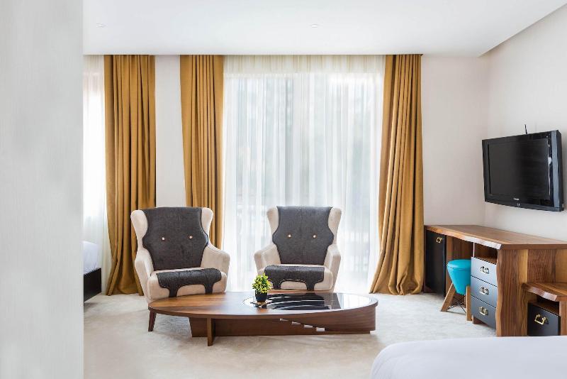 Waikiki Apartments image