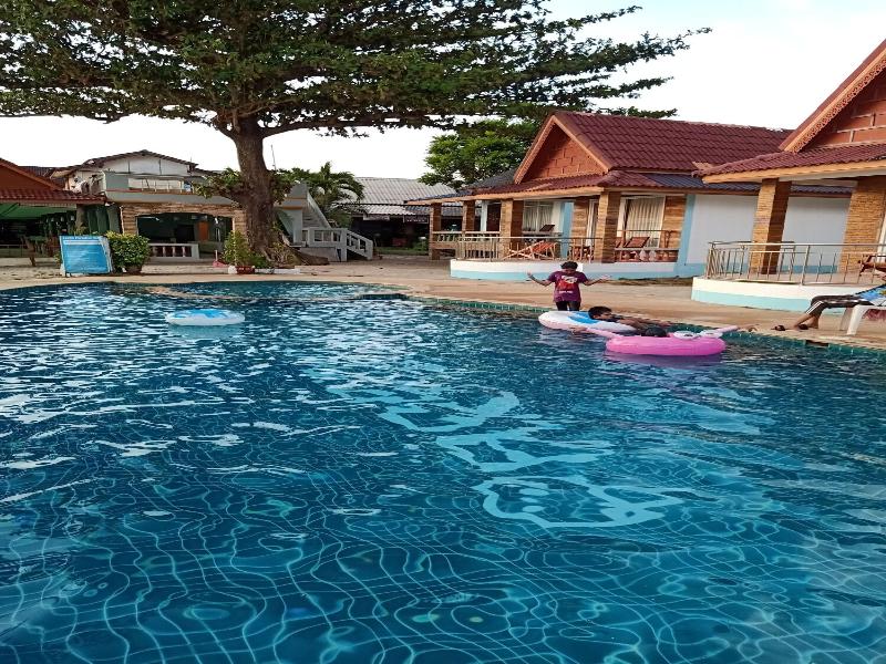 Lanta Paradise Beach Resort