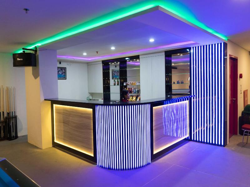 I&M Hotel Billiard image