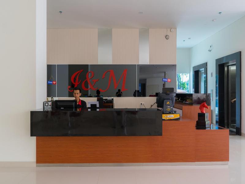I&M Hotel Billiard image