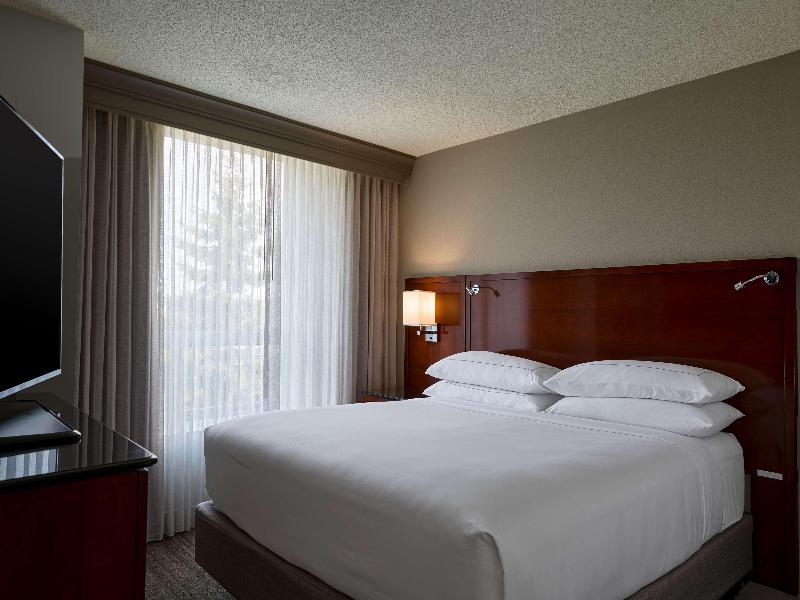 DoubleTree by Hilton Minneapolis Airport, MN image