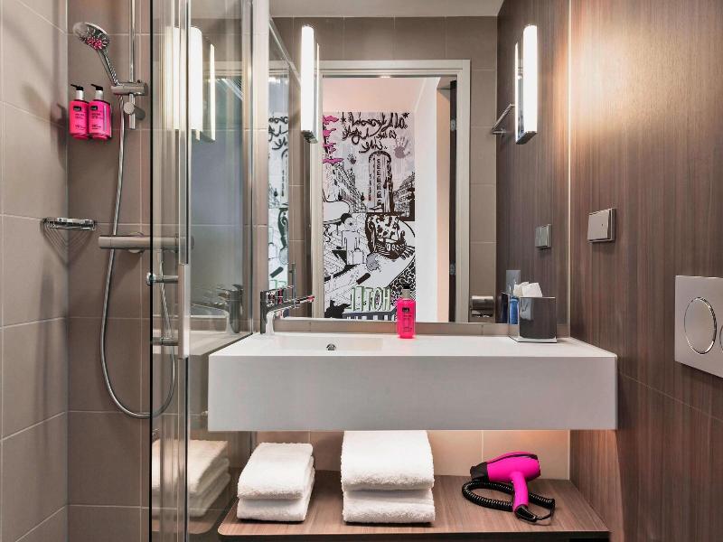 Moxy Copenhagen Sydhavnen image