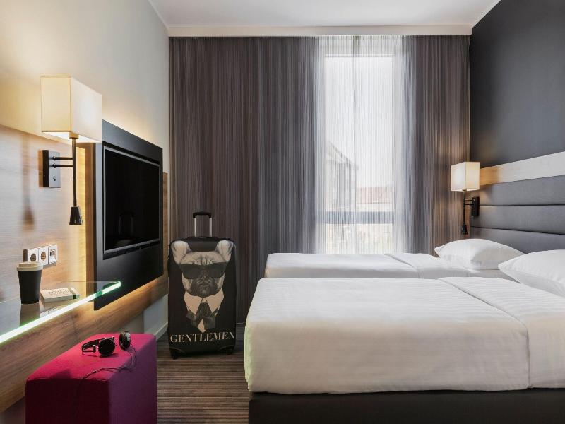 Moxy Copenhagen Sydhavnen image