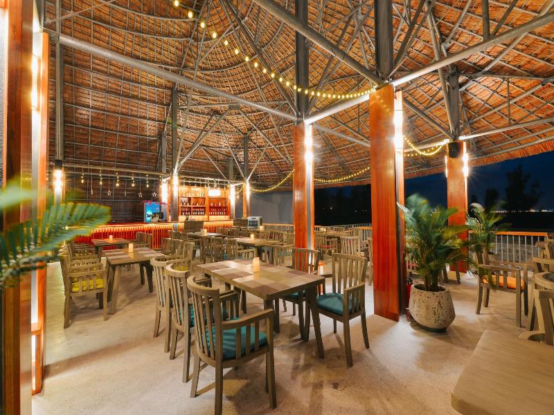 Casa Marina Resort image
