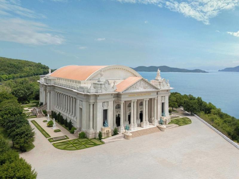 Nha Trang Marriott Resort & Spa, Hon Tre Island image