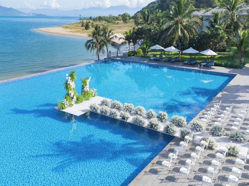 Nha Trang Marriott Resort & Spa, Hon Tre Island image