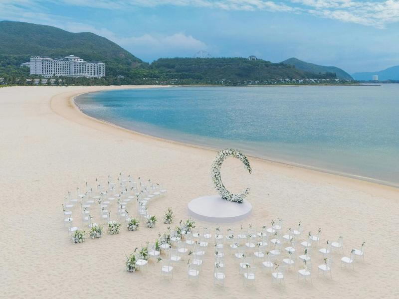 Nha Trang Marriott Resort & Spa, Hon Tre Island image