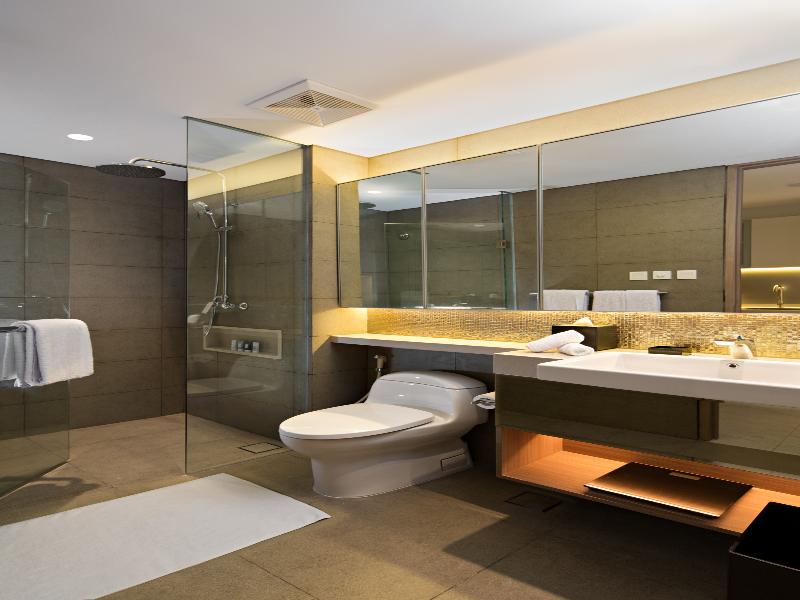 Oakwood Hotel Residence Surabaya image